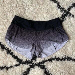 Size 6 2.5” Lululemon Speed Up Shorts